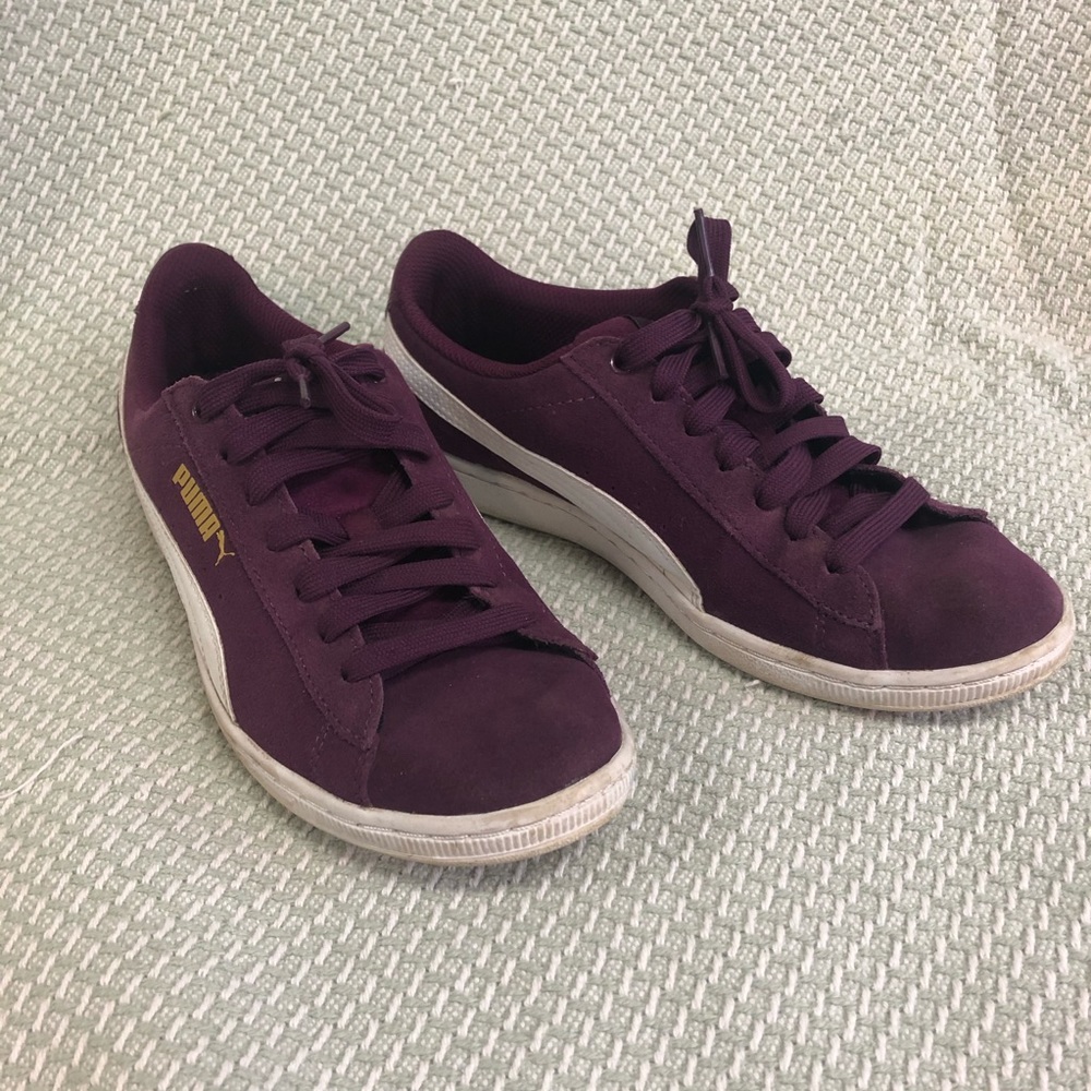 🌸 Puma Suede Vikky Low Top Sneakers